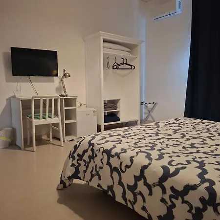 فندق مبيت وإفطار Sicule كاتانيا